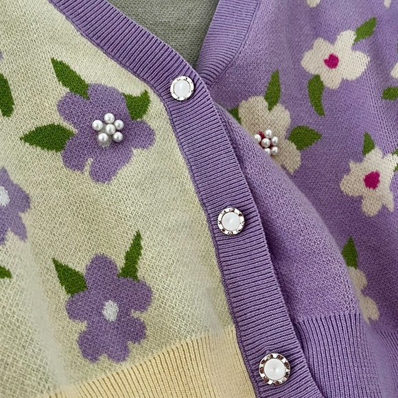 Floral cropped cardigan with pearl buttons - Picture 3 of 3